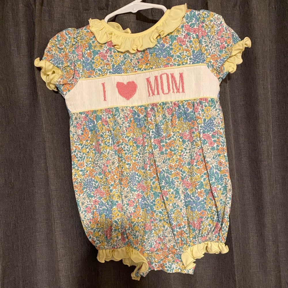 I ❤️ MOM smocked bubble